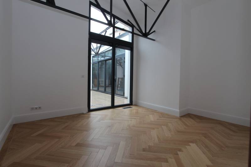 Restructuration d'un Loft industriel avec création d'un plancher en béton à Nancy